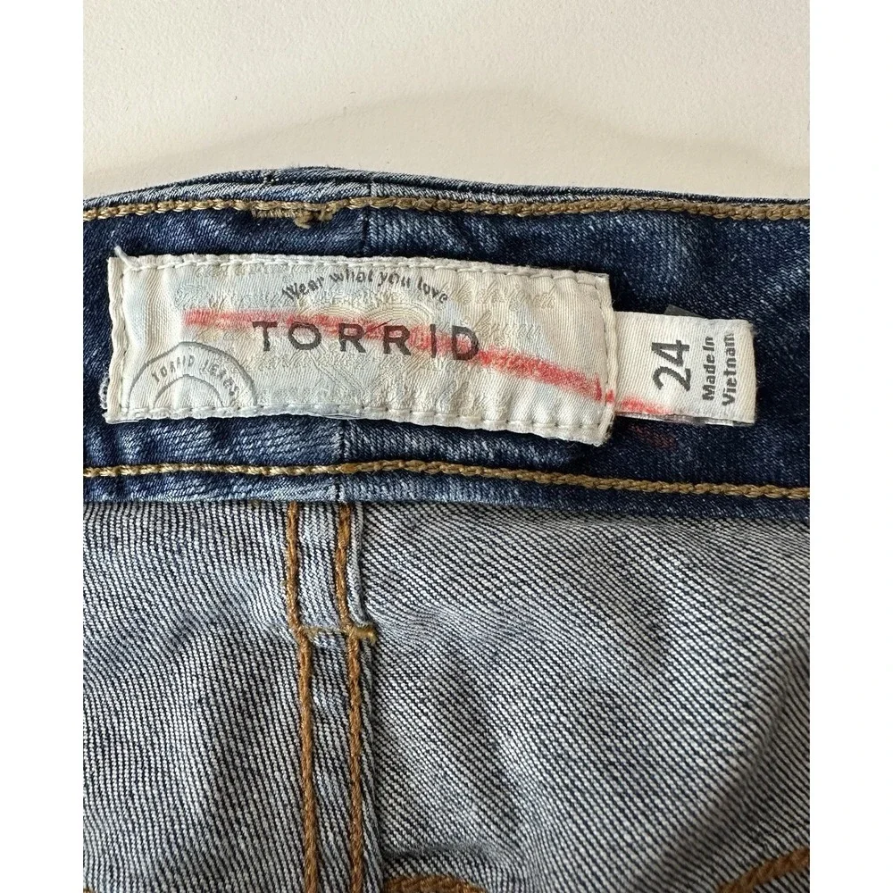 TORRID Denim Blue Jean High Rise‎ Shorts Women Plus Size 24 Stretch Classic